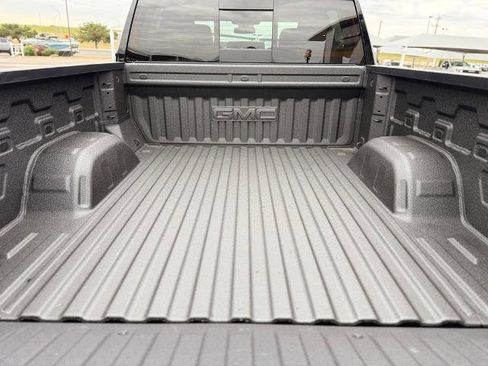 New 2026 GMC Sierra 1500 SLT image 7