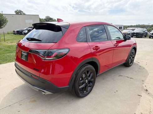 Used 2025 Honda HR-V Sport image 6