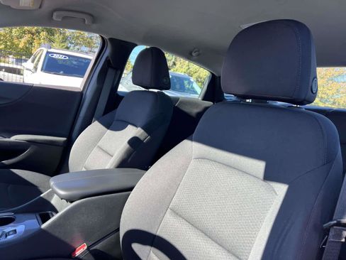 Used 2022 Chevrolet Malibu LT image 12