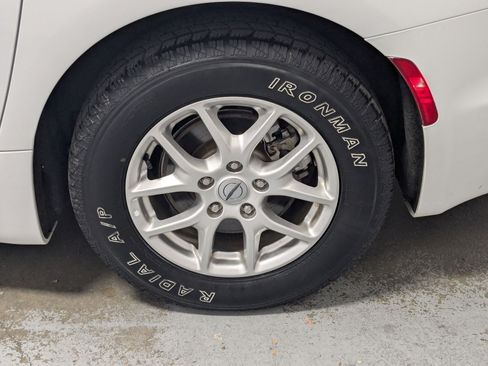 Certified 2023 Chrysler Pacifica Touring-L FWD image 24