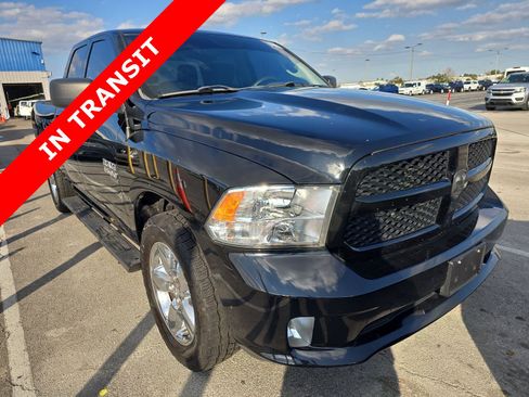 Used 2019 RAM 1500 Express w/ Express Value Package AWD/4WD image 3
