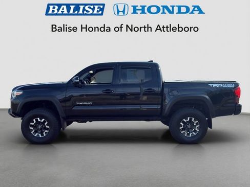 Used 2018 Toyota Tacoma TRD Off-Road w/ Technology Package image 2