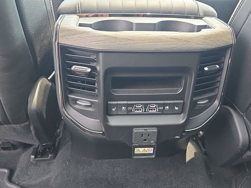 Used 2025 RAM 1500 Limited AWD/4WD image 22