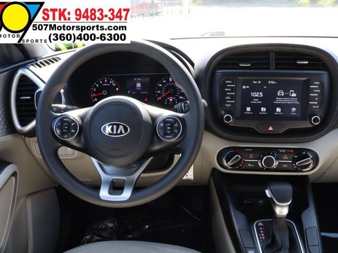 Used 2021 Kia Soul LX FWD image 17