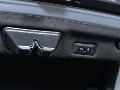 Used 2025 Ferrari 12Cilindri RWD image 18
