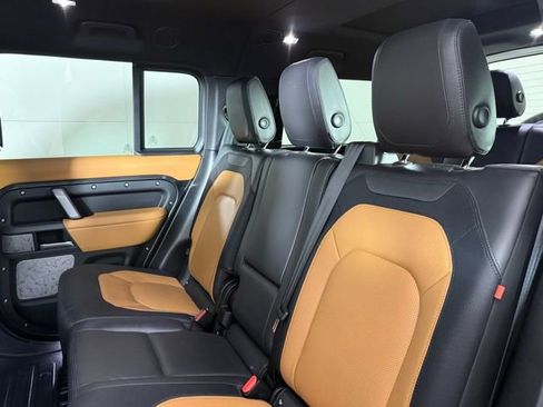 Used 2024 Land Rover Defender 130 X-Dynamic SE AWD/4WD image 25