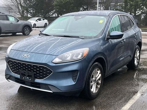 Used 2020 Ford Escape SE image 3