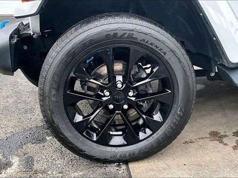 Used 2022 Jeep Wrangler Unlimited Sahara 4xe image 34