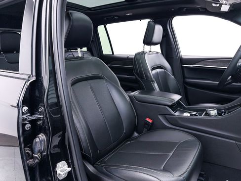 Used 2024 Jeep Grand Cherokee L Limited w/ Luxury Tech Group II image 37