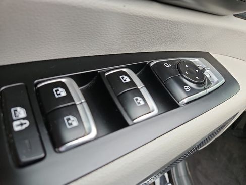Used 2023 Kia Telluride S FWD image 22