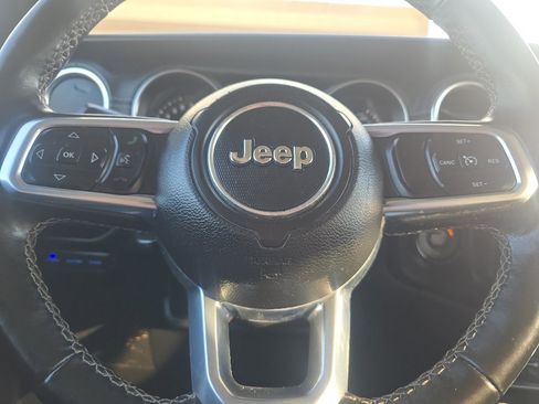 Used 2022 Jeep Wrangler Unlimited Sahara w/ Cold Weather Group image 21