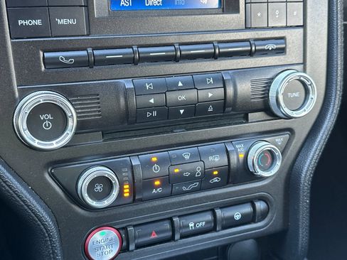 Used 2018 Ford Mustang Coupe image 30