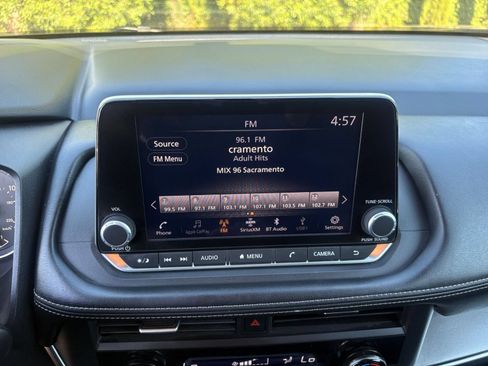 Used 2025 Nissan Rogue SV FWD image 20