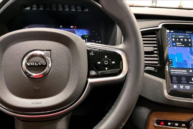 Certified 2025 Volvo XC90 T8 Plus w/ Protection Package Premier AWD/4WD image 22