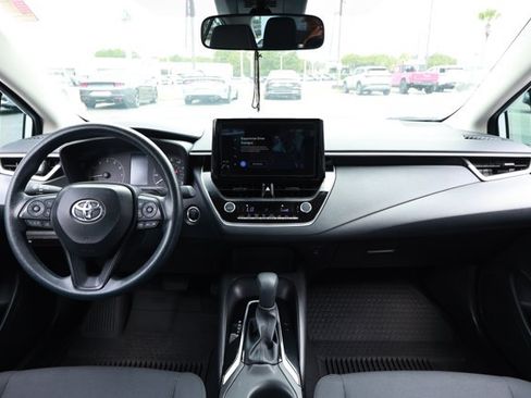 Used 2025 Toyota Corolla LE w/ Convenience Package FWD image 28