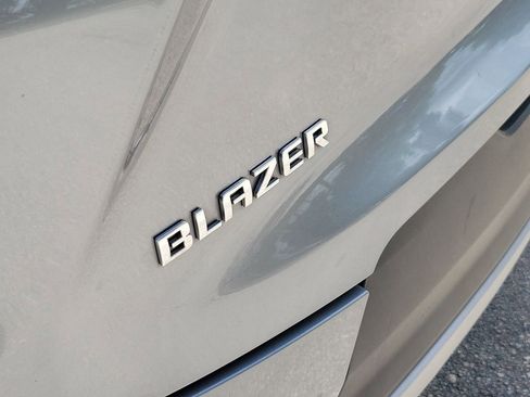 Used 2025 Chevrolet Blazer LT FWD image 6