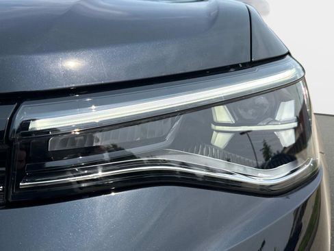 New 2025 Volkswagen Taos SE image 5