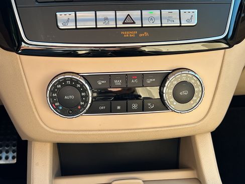 Used 2019 Mercedes-Benz GLE 400 4MATIC image 33