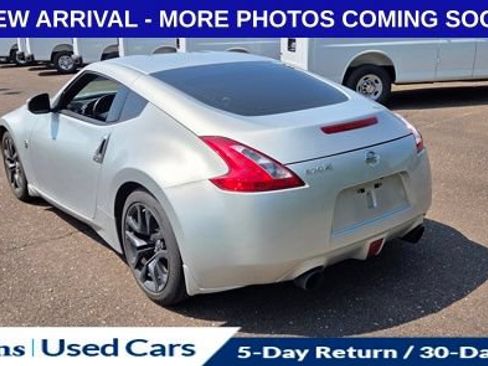 Used 2017 Nissan 370Z Coupe RWD image 6
