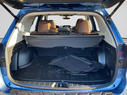 Used 2024 Subaru Forester Touring image 8