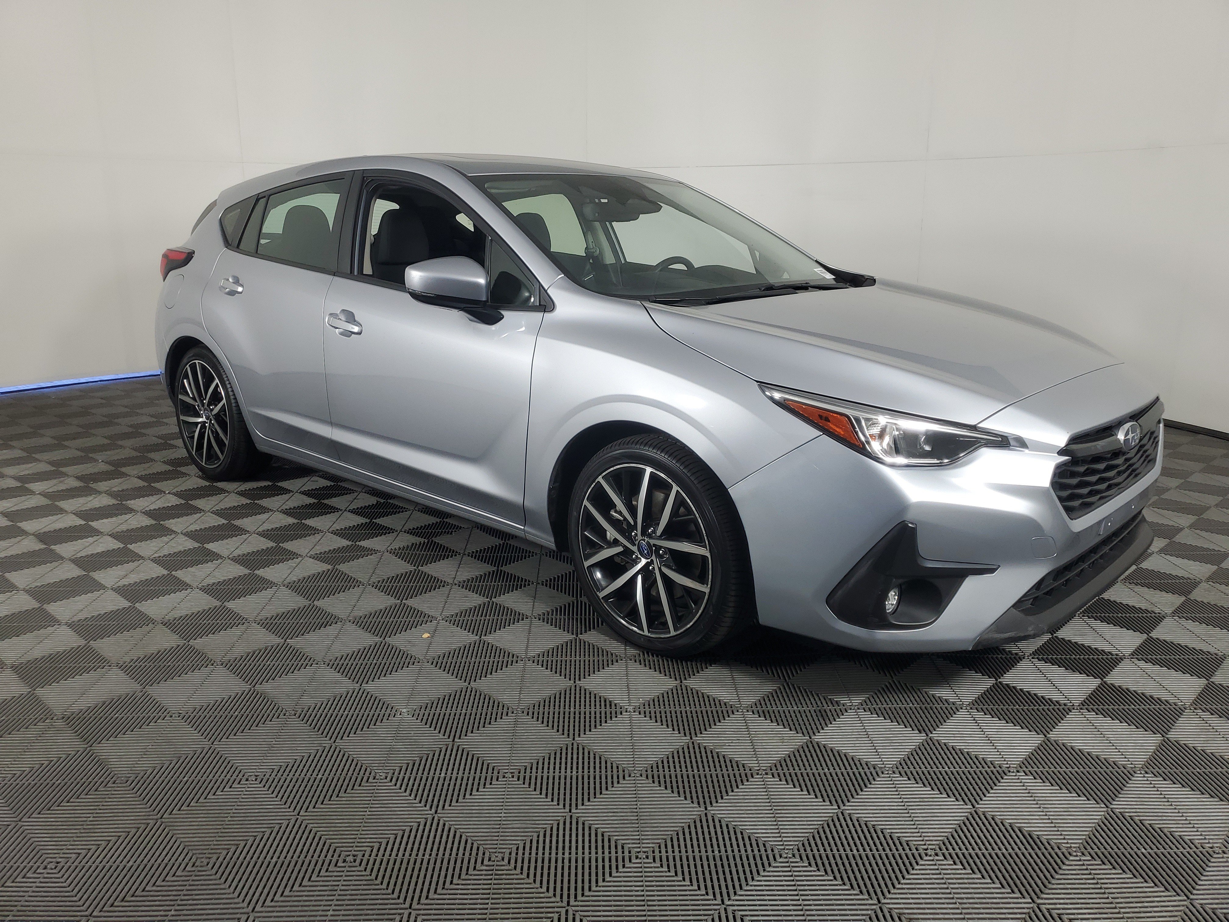 Used 2024 Subaru Impreza 2.0i Sport AWD/4WD image 2