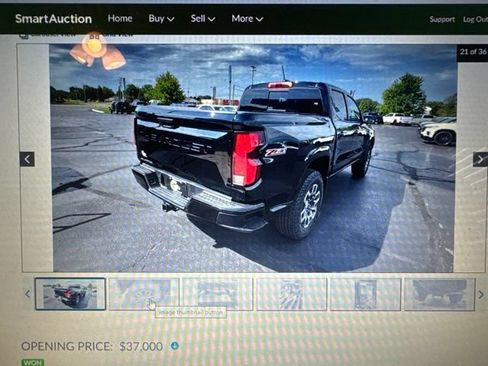 Used 2024 Chevrolet Colorado Z71 w/ Z71 Convenience Package 2 AWD/4WD image 12