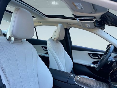 Used 2025 Mercedes-Benz E 350 4MATIC Sedan image 31