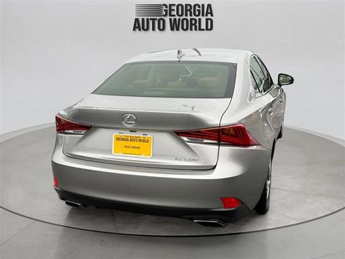 Used 2018 Lexus IS 300 image 5