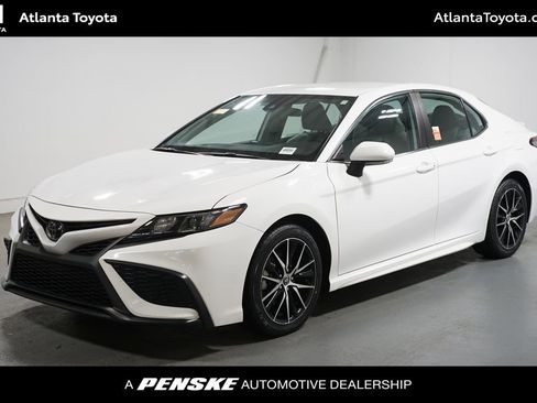 Used 2023 Toyota Camry SE FWD image 1
