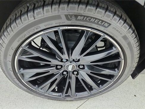 Used 2025 Cadillac Lyriq Luxury image 58