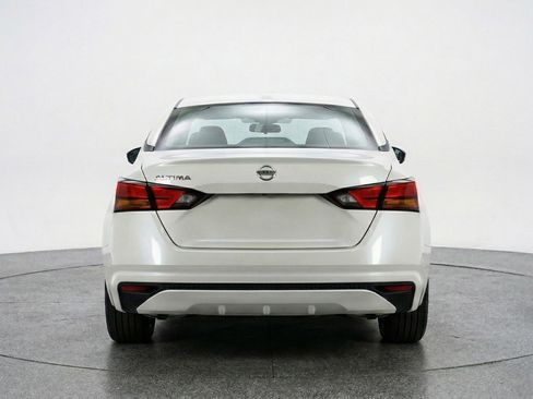 Used 2025 Nissan Altima 2.5 SV image 7