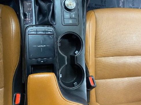 Used 2022 Lexus IS 300 image 17