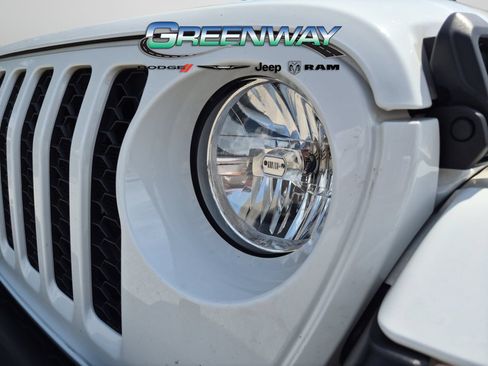 Used 2023 Jeep Gladiator Sport AWD/4WD image 27