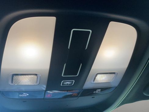 Used 2021 Volvo XC40 P8 Recharge w/ Advanced Package image 17