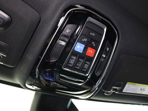 Used 2023 Jeep Grand Cherokee Overland AWD/4WD image 27