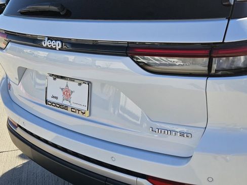 New 2026 Jeep Grand Cherokee Limited RWD image 5