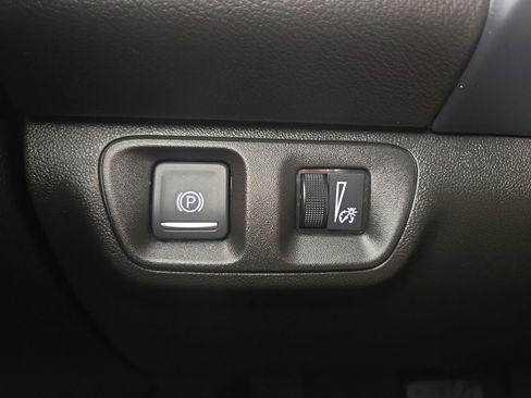 Certified 2023 GMC Acadia SLE w/ Driver Convenience Package image 31