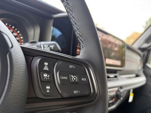 New 2026 Jeep Wrangler Unlimited Rubicon w/ Xtreme 35 Tire Package image 20