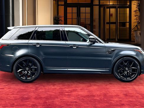 Used 2020 Land Rover Range Rover Sport SVR image 13