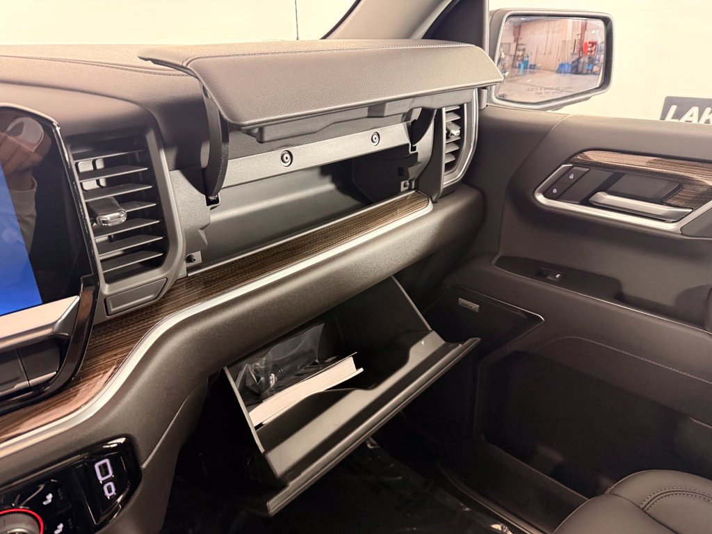 New 2026 Chevrolet Silverado 1500 RST w/ Redline Edition AWD/4WD image 43