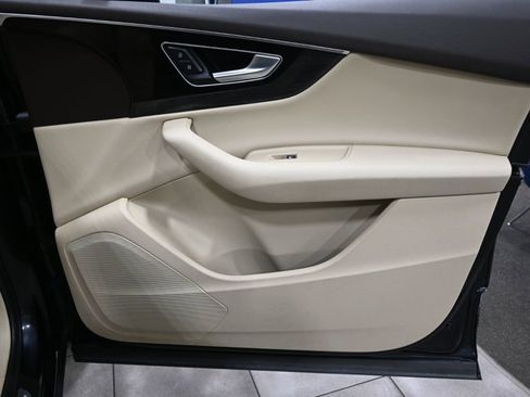 Used 2018 Audi Q7 3.0T Premium image 19