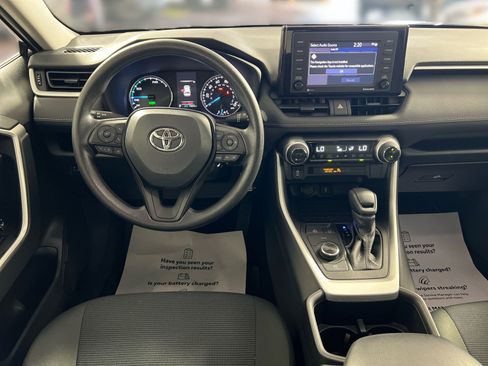 Used 2022 Toyota RAV4 LE AWD/4WD image 24