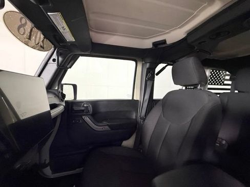 Used 2018 Jeep Wrangler Unlimited Sport S AWD/4WD image 17