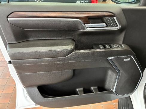 Used 2022 GMC Sierra 1500 SLT w/ SLT Premium Plus Package image 19