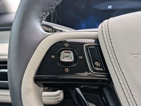 Used 2025 Lincoln Aviator Reserve w/ Equipment Group 201A image 26