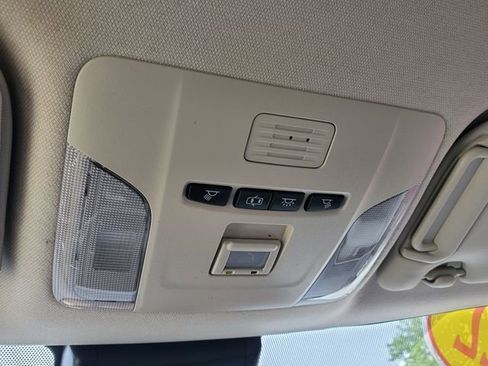 Used 2022 Toyota Corolla LE FWD image 29