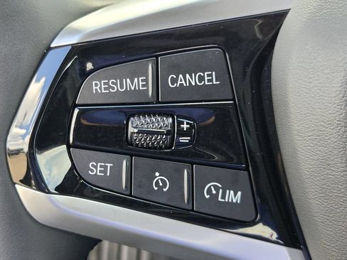 Used 2025 BMW 330i xDrive Sedan AWD/4WD image 23