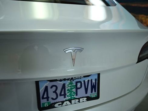Used 2021 Tesla Model 3 Standard Range Plus image 14