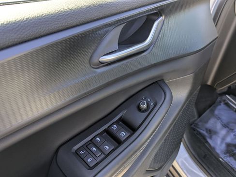 Used 2023 Jeep Grand Cherokee L Laredo image 12