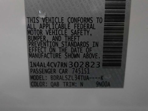 Used 2024 Nissan Altima 2.0 SR FWD image 31